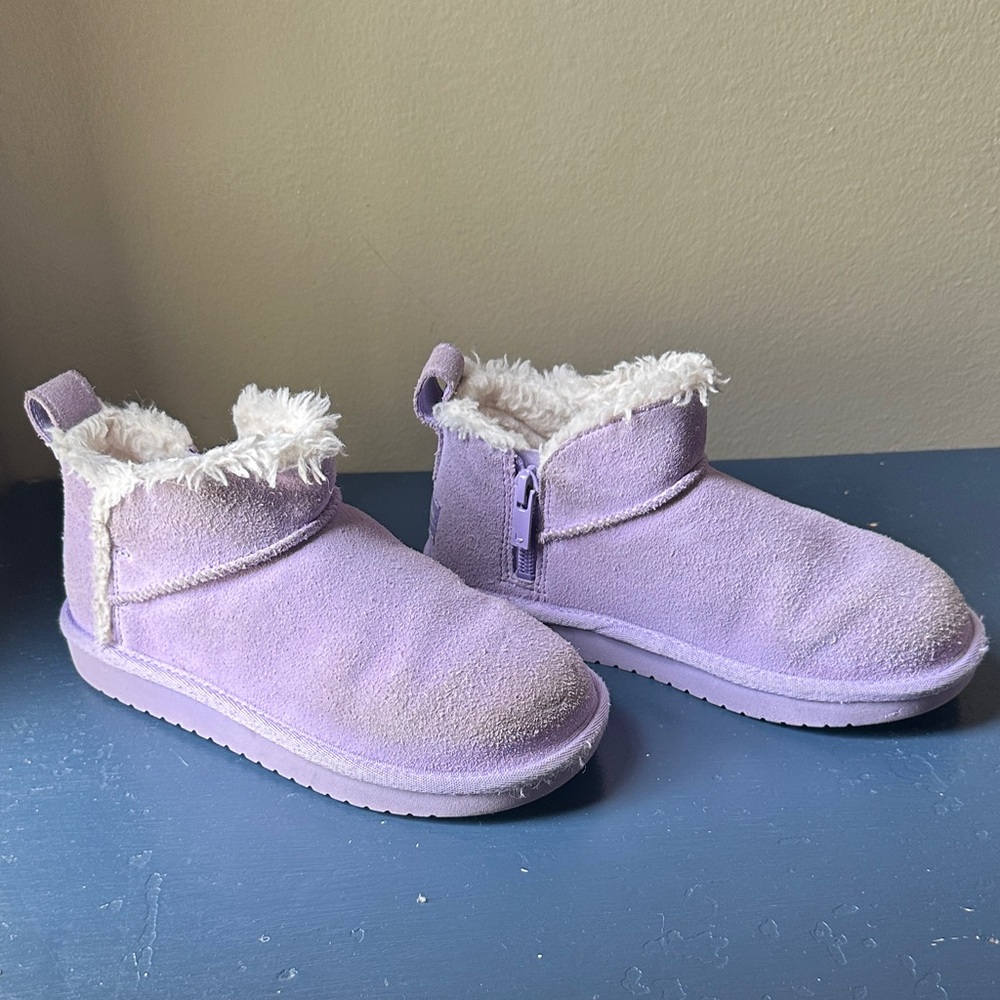 Koolaburra Lavender Faux-Shearling Kids Slip-On Booties